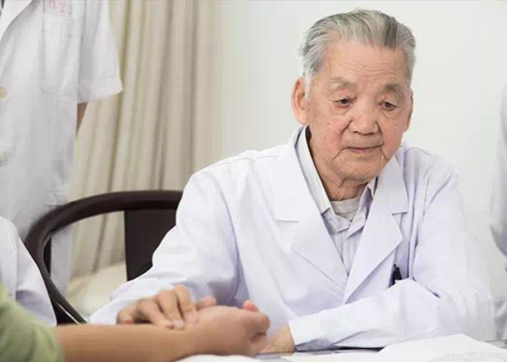 루푸스(SLE) 한약 치료 후 자가항체가 음성으로 전환된 사례 - 치험 의안 분석